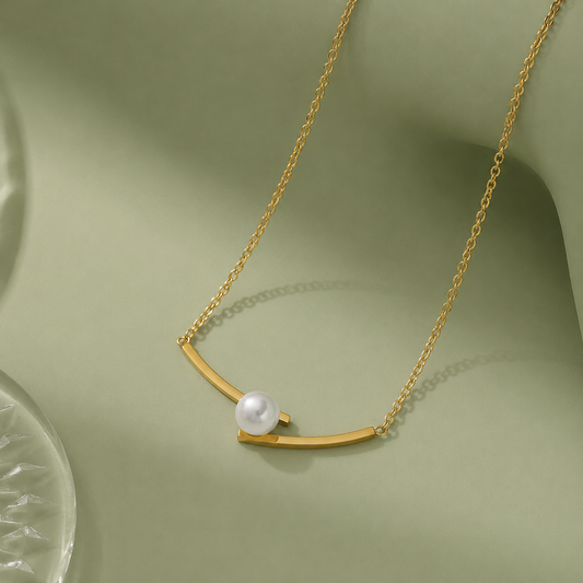 Minimal Pearl Necklace
