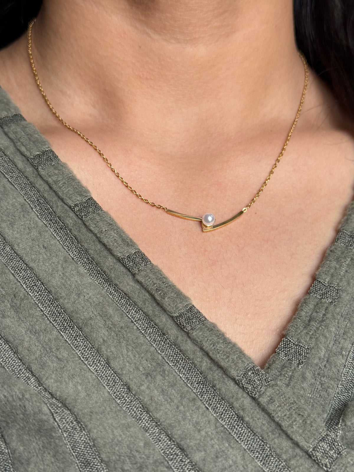 Minimal Pearl Necklace